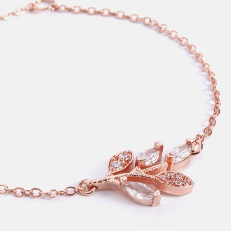 Women Gold-Plated Link Bracelet